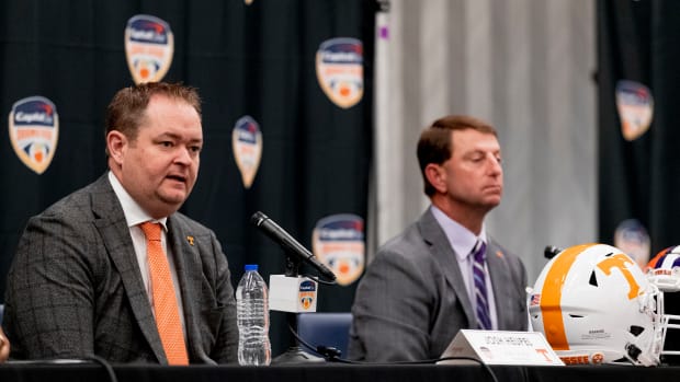 390962_20221229_FB_HCPressConference_AF_004